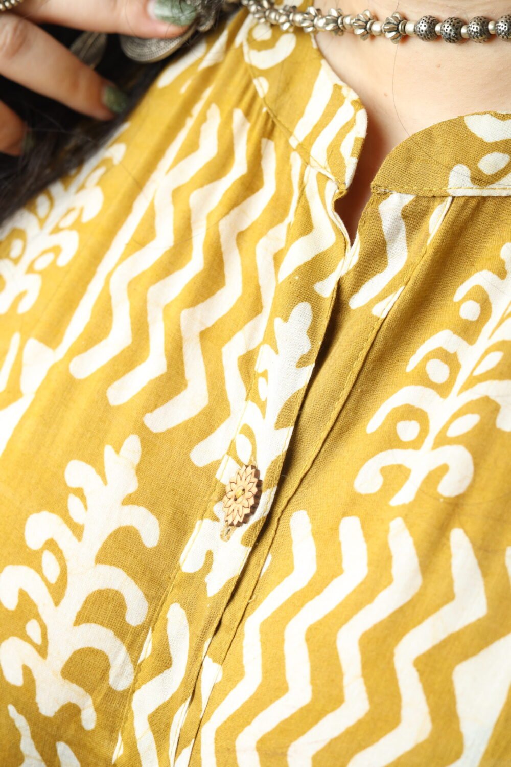 Versatile Mustard Yellow Midi Dress for Every Occasion - Image 4